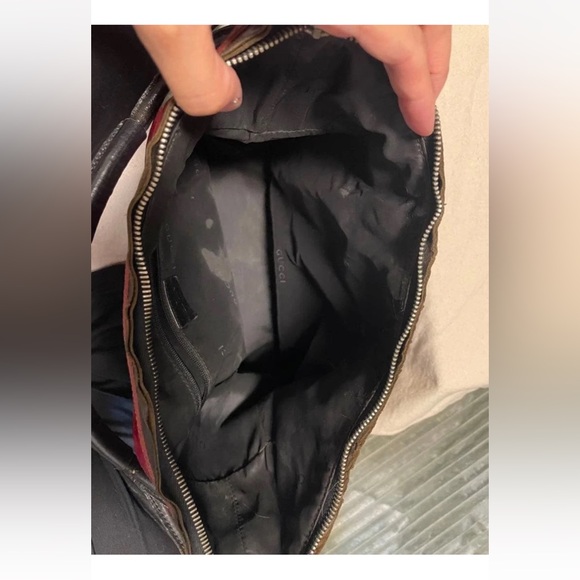 Gucci Shiny Red and Black Shoulder Bag - Picture 6 of 8